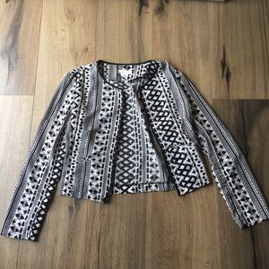🌸 3/$20 BCNU Patterned B&W Jacket